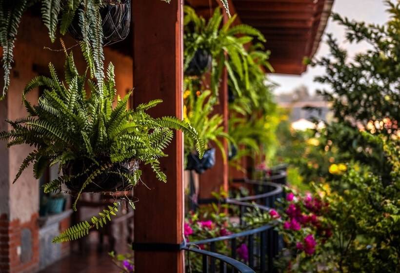 هتل Naif Boutique