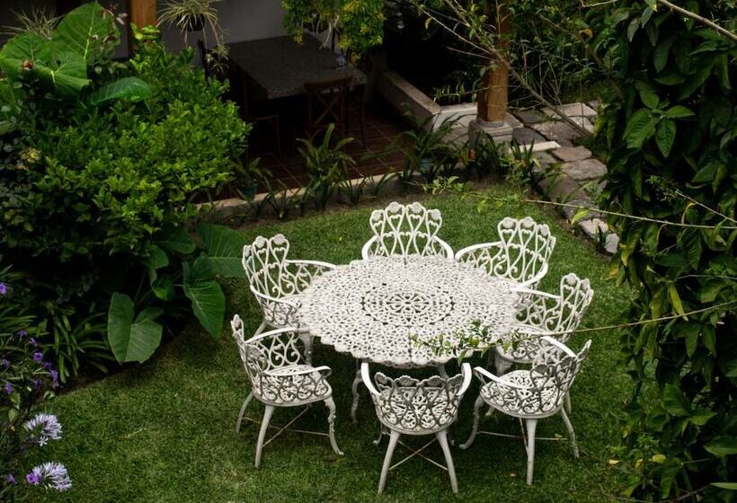 هتل Naif Boutique