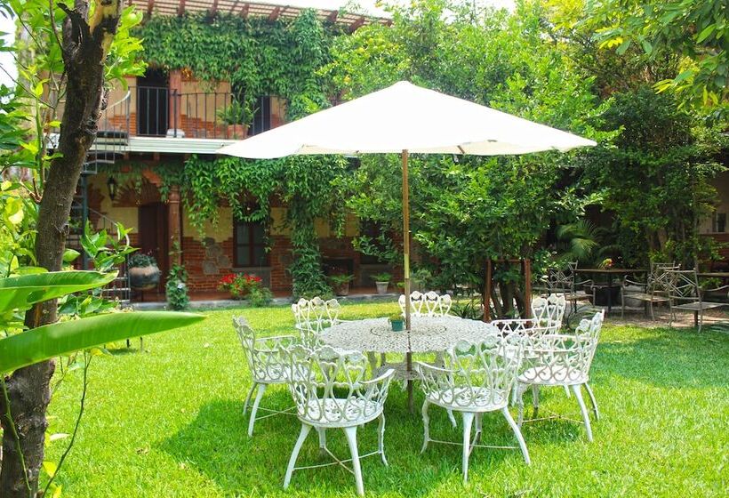 هتل Naif Boutique