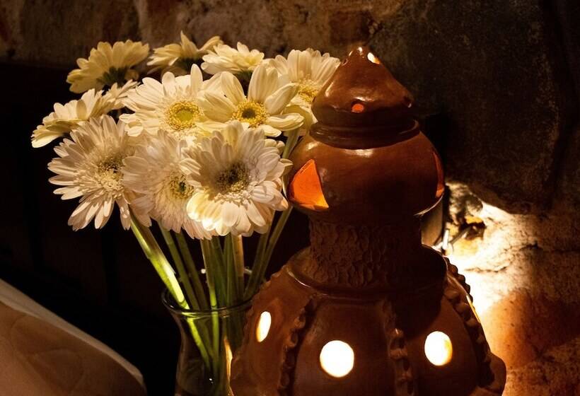 هتل Naif Boutique