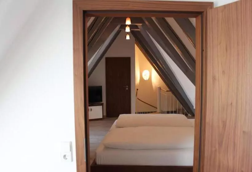 ホテル Schmales Haus