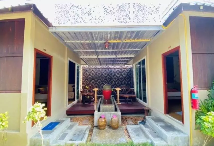 Paradise Resort Phi Phi Sha Plus