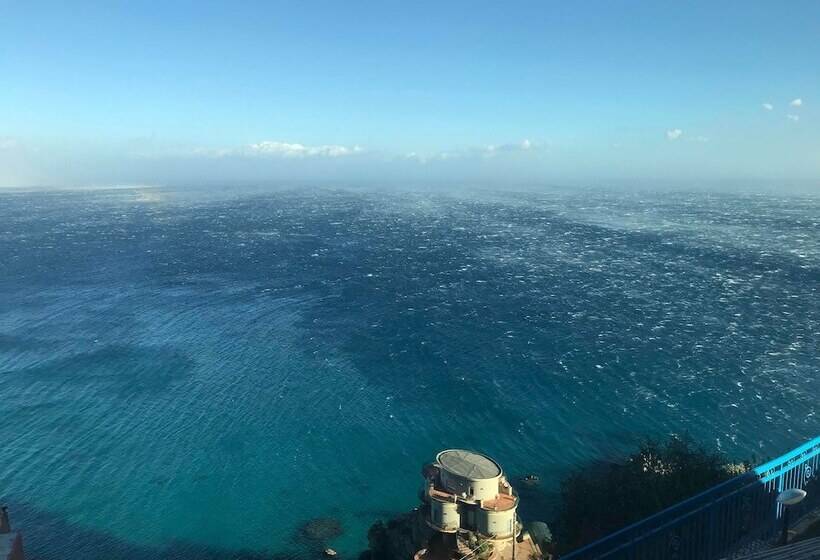 Отель Baia Dell'est