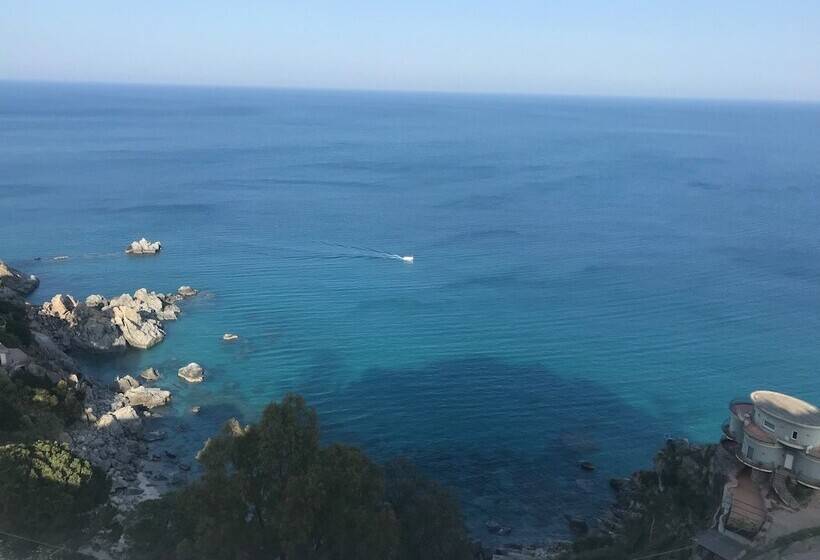 Отель Baia Dell'est