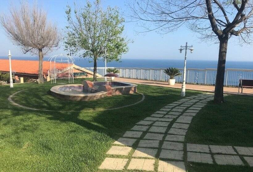 Отель Baia Dell'est