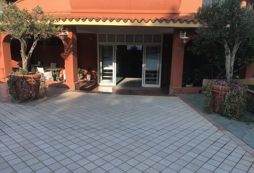 Отель Baia Dell'est