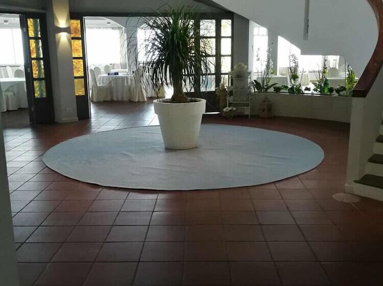 Отель Baia Dell'est