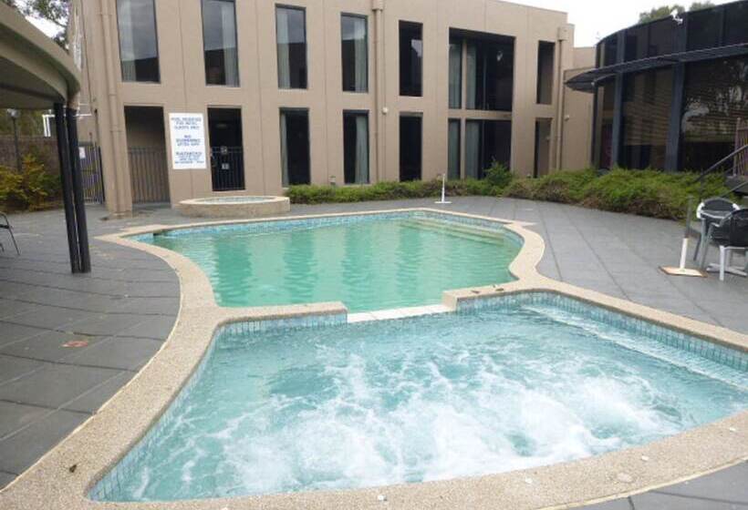 בית מלון כפרי The Dingley