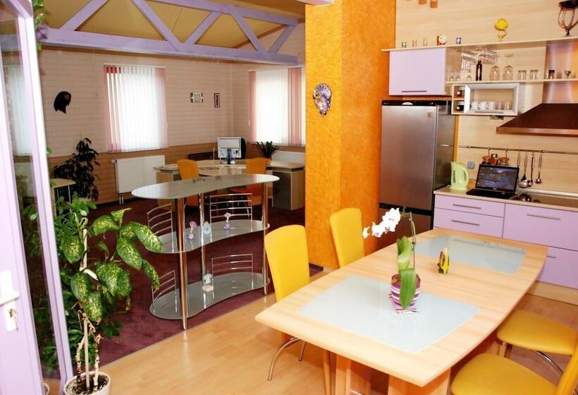 هتل Guest House Lt