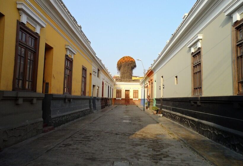 فندق Hostal Jovita