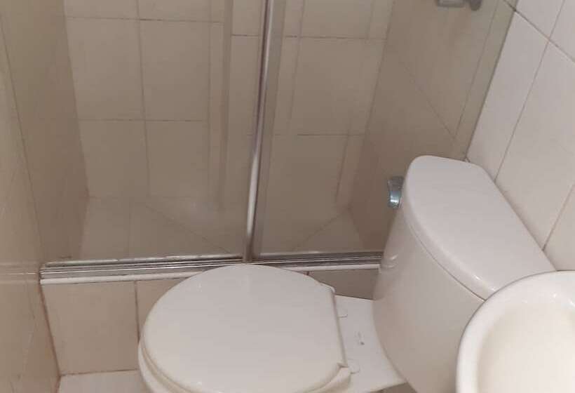 فندق Hostal Jovita