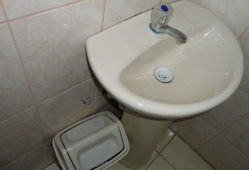 فندق Hostal Jovita