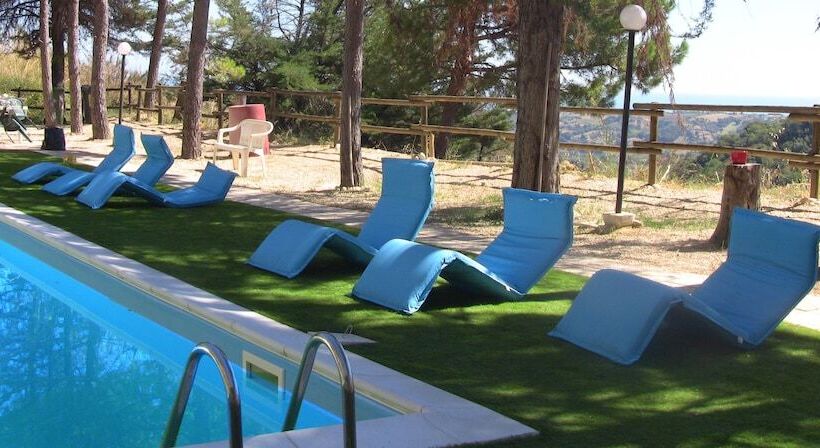 Отель Il Corbezzolo