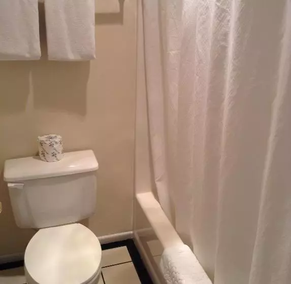 هتل Japan House Suites