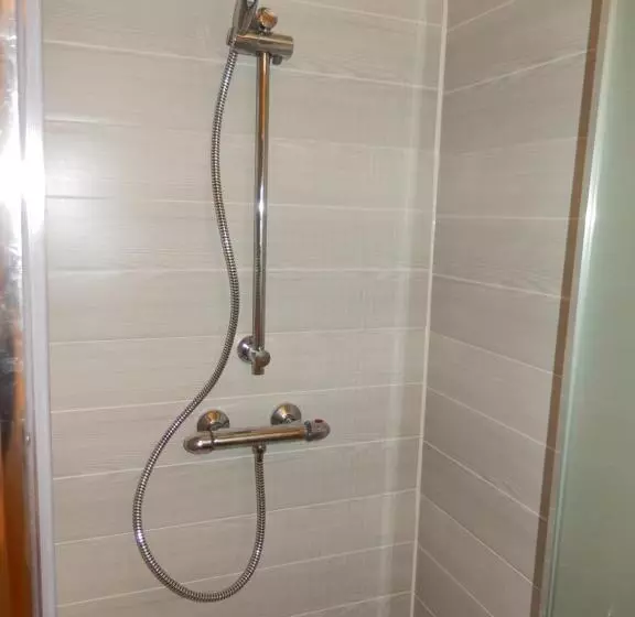 هتل B&b Le  Ti  Bou De Refuge