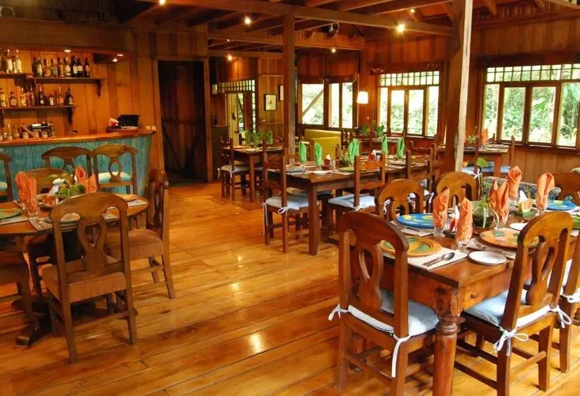 ホテル Mindo Garden Lodge And Wildlife Reserve