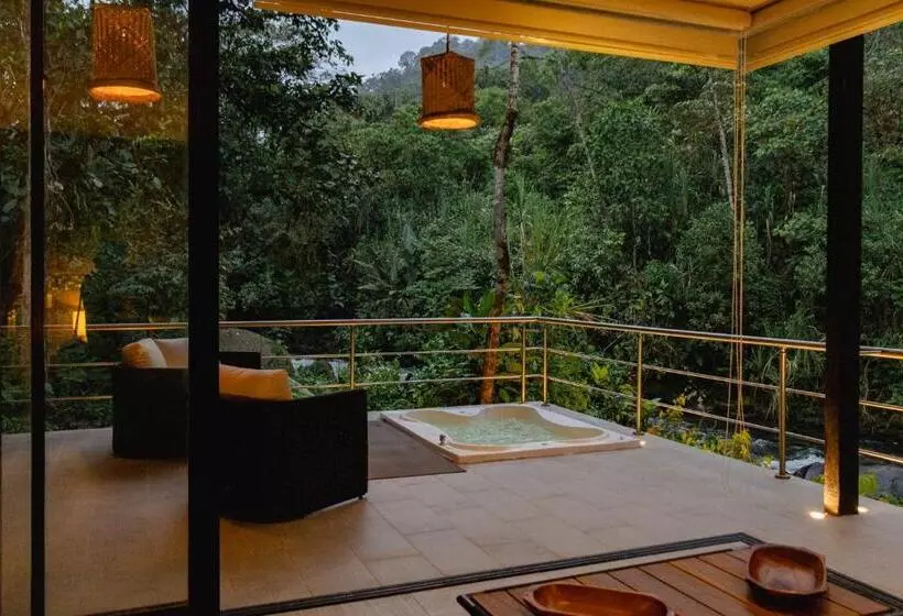 ホテル Mindo Garden Lodge And Wildlife Reserve
