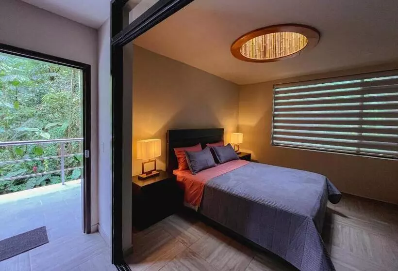ホテル Mindo Garden Lodge And Wildlife Reserve