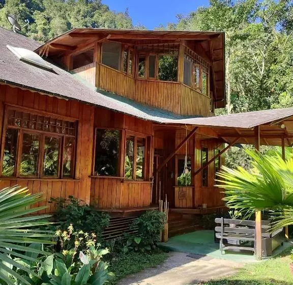 ホテル Mindo Garden Lodge And Wildlife Reserve