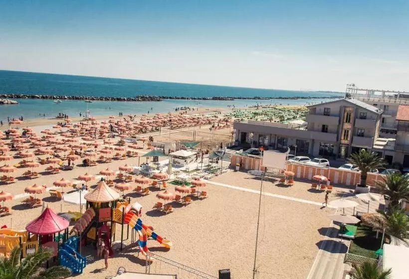 هتل & Residence Cavalluccio Marino