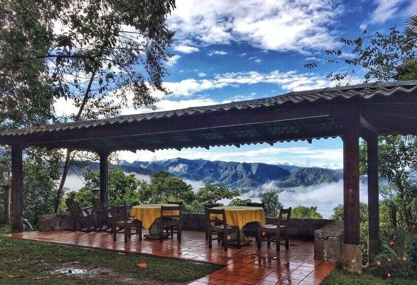 בית מלון כפרי Sachatamia Lodge