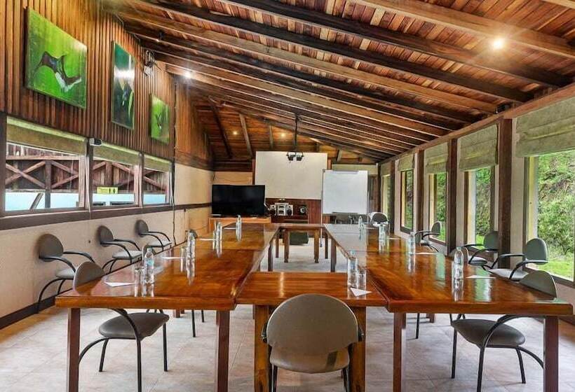 בית מלון כפרי Sachatamia Lodge