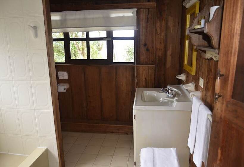 בית מלון כפרי Sachatamia Lodge