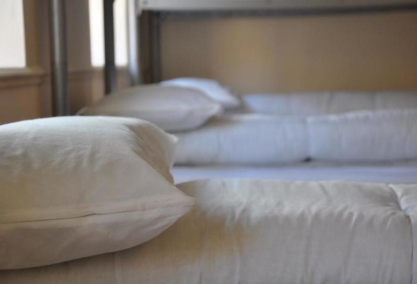 בית מלון כפרי Spire Hostel Dublin