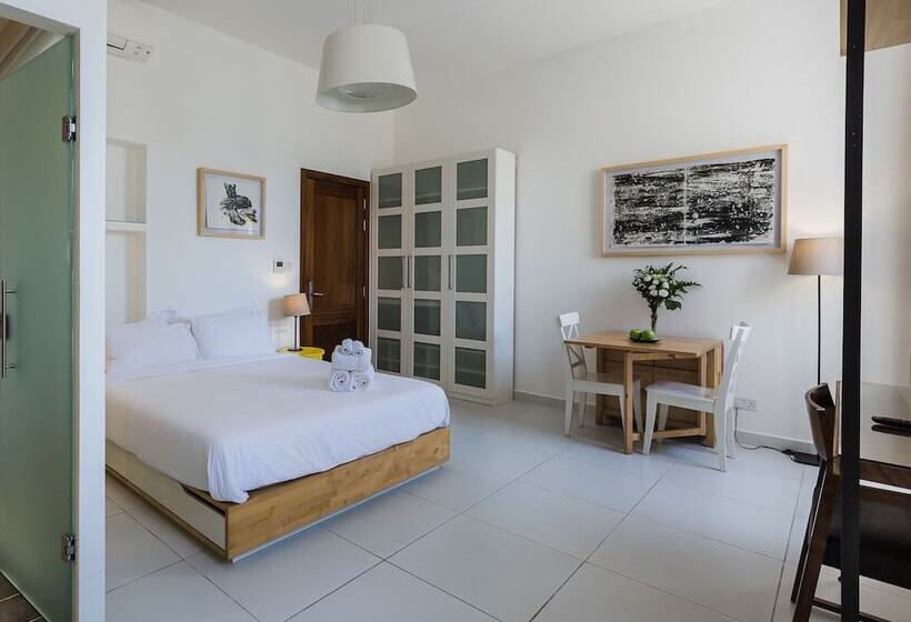 هتل Two Pillows Boutique Hostel