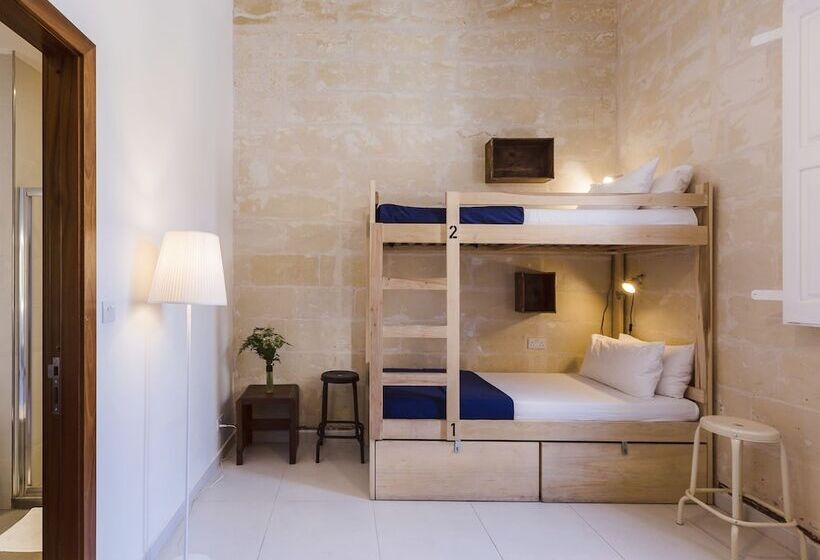 هتل Two Pillows Boutique Hostel