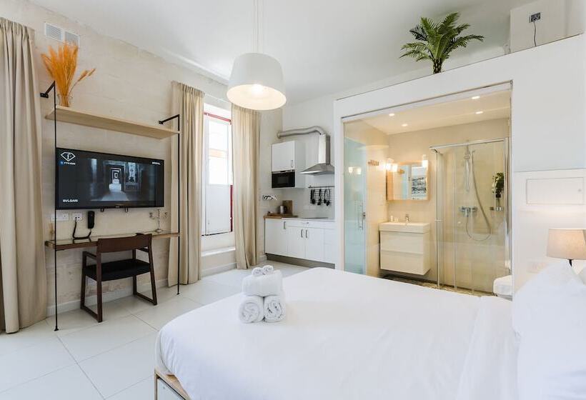 هتل Two Pillows Boutique Hostel