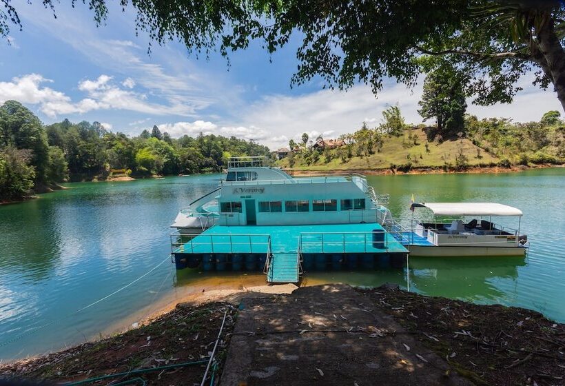 בית מלון כפרי Verony Guatape