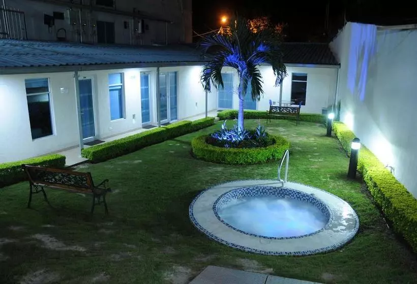 Hotelli Villeta Suite