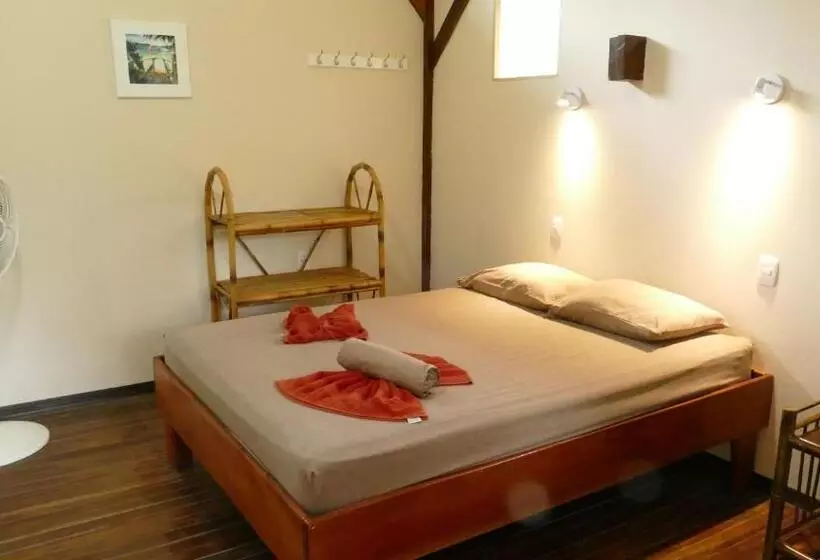 ユースホステル Cabinas Montesol