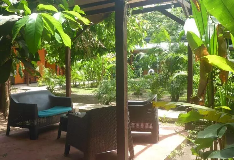 Aracari Garden Hostel