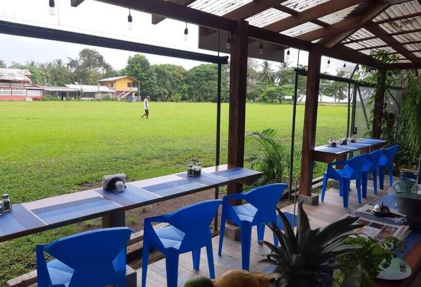 Aracari Garden Hostel