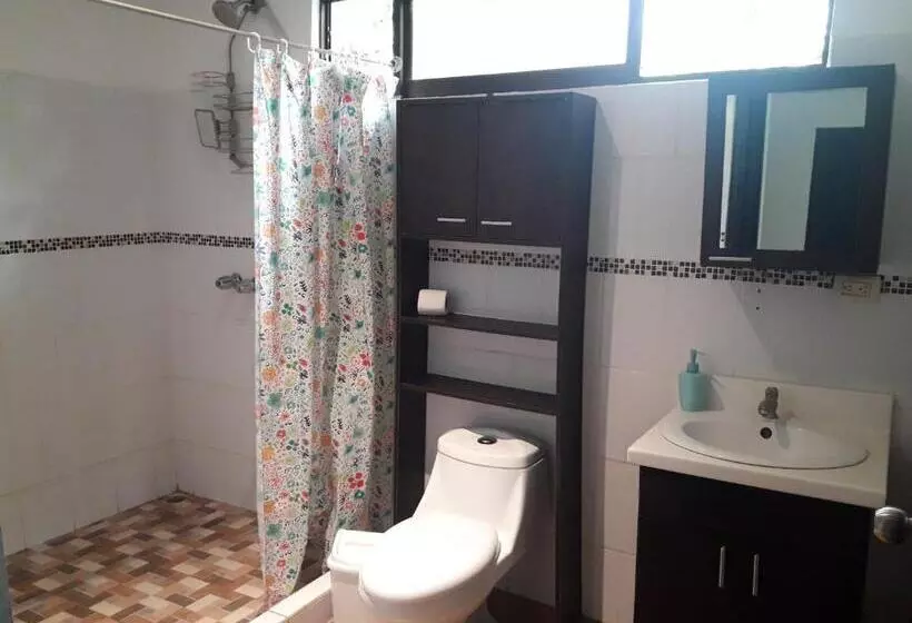 Aracari Garden Hostel