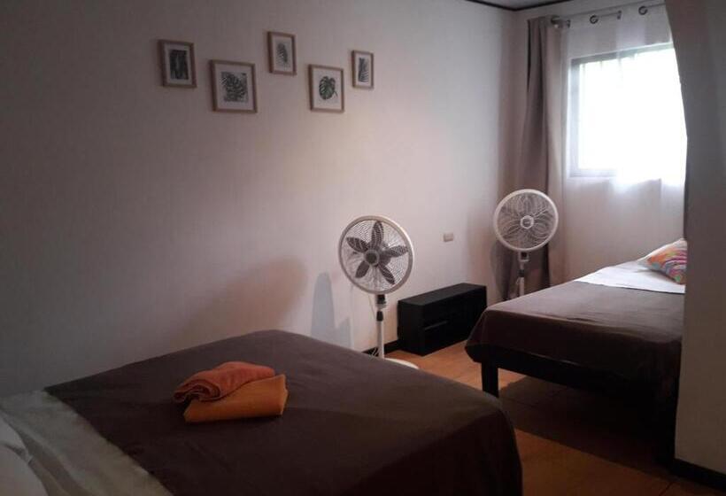 Aracari Garden Hostel