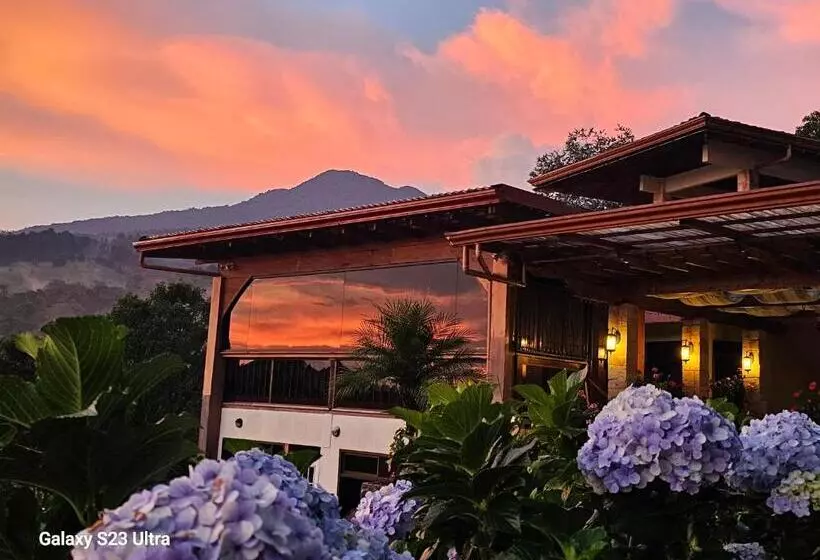 ベッドアンドブレックファースト Finca Paraiso Mountain Retreat Near San Jose Airport