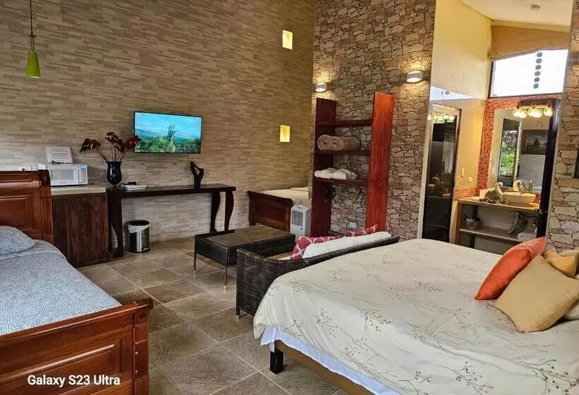 ベッドアンドブレックファースト Finca Paraiso Mountain Retreat Near San Jose Airport