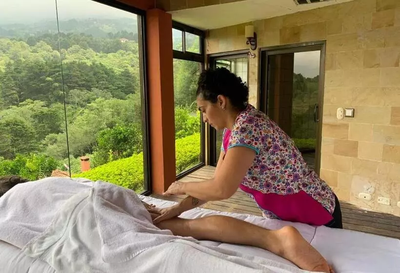ベッドアンドブレックファースト Finca Paraiso Mountain Retreat Near San Jose Airport