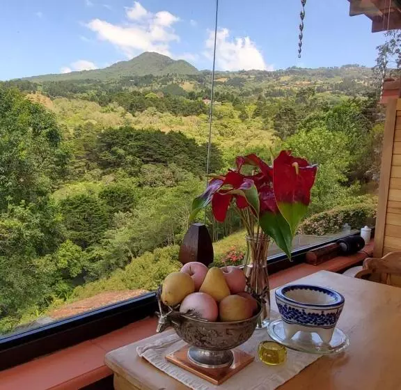 ベッドアンドブレックファースト Finca Paraiso Mountain Retreat Near San Jose Airport