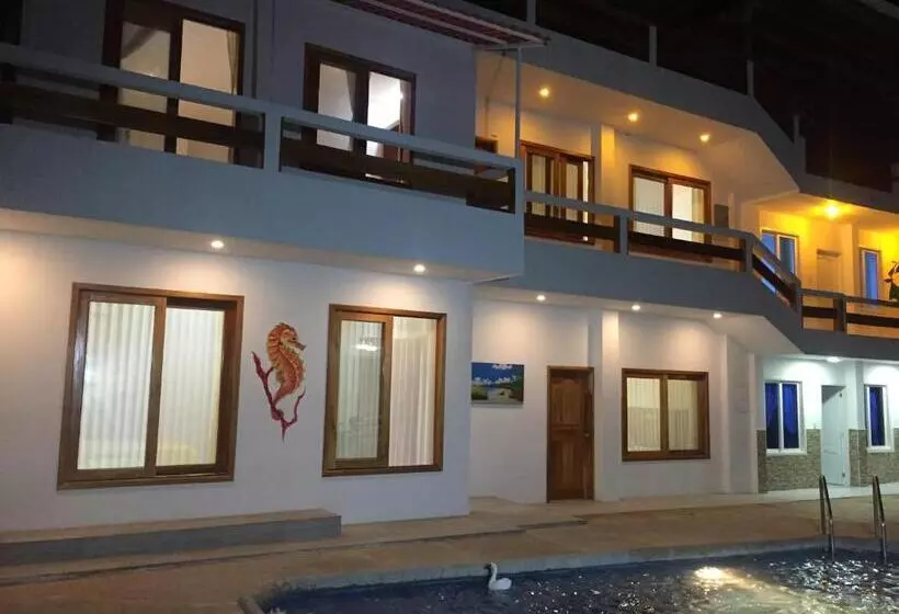 Galápagos Isabela Hotel Loja