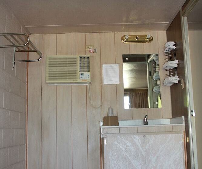 ホテル Budget Lakeview Inn