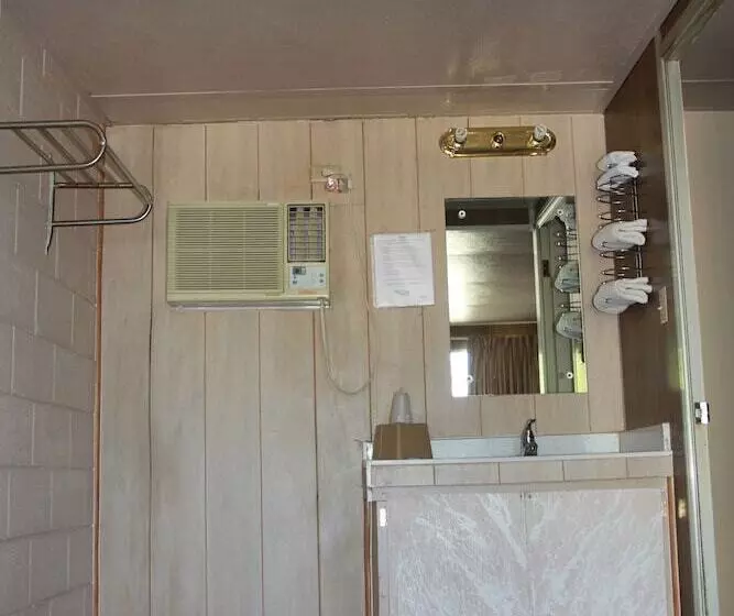 Hotelli Budget Lakeview Inn