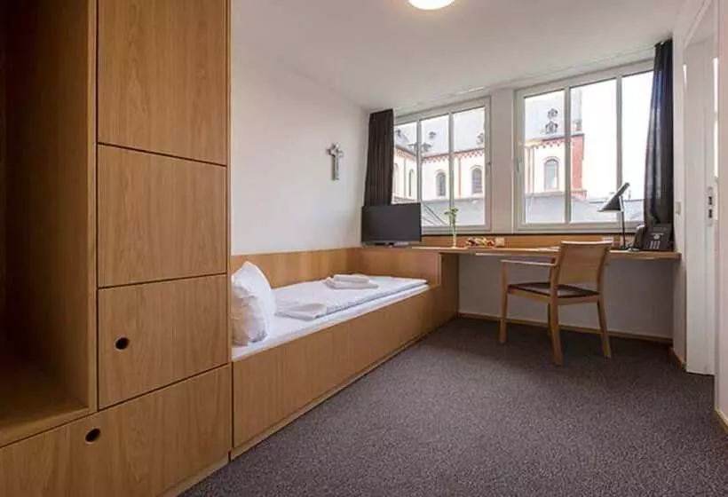 هتل Burkardushaus, Tagungszentrum Am Dom