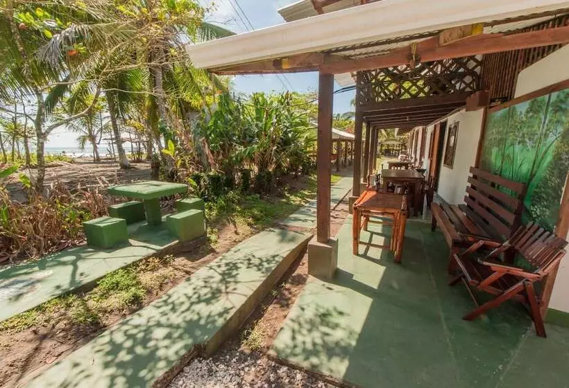 ホテル Cabinas Balcon Del Mar Tortuguero