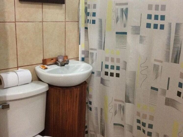 ホテル Cabinas Balcon Del Mar Tortuguero