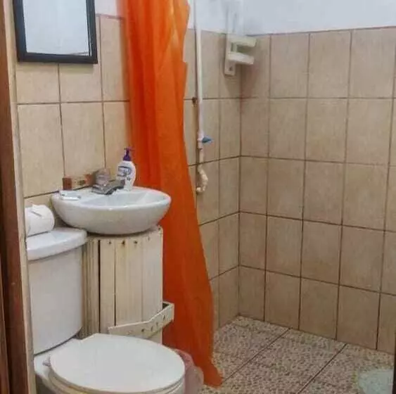 ホテル Cabinas Balcon Del Mar Tortuguero