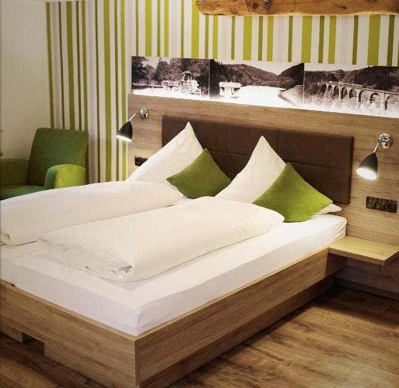 ホテル Gasthof Zur Krone